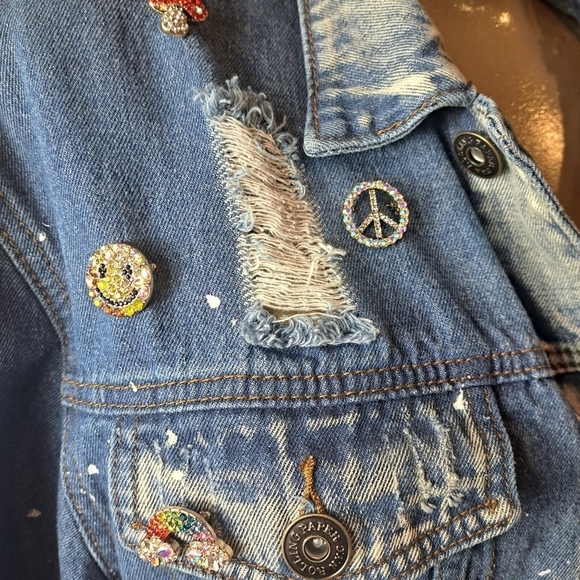 Rolling Paper Upscaled Statement Jean Jacket With Hand Painted Peace Sign Patch - Picture 4 of 8